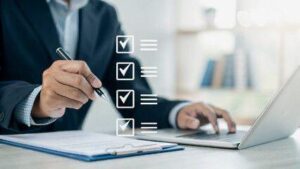 كتابة مقال يقتحم الصفحة الأولى