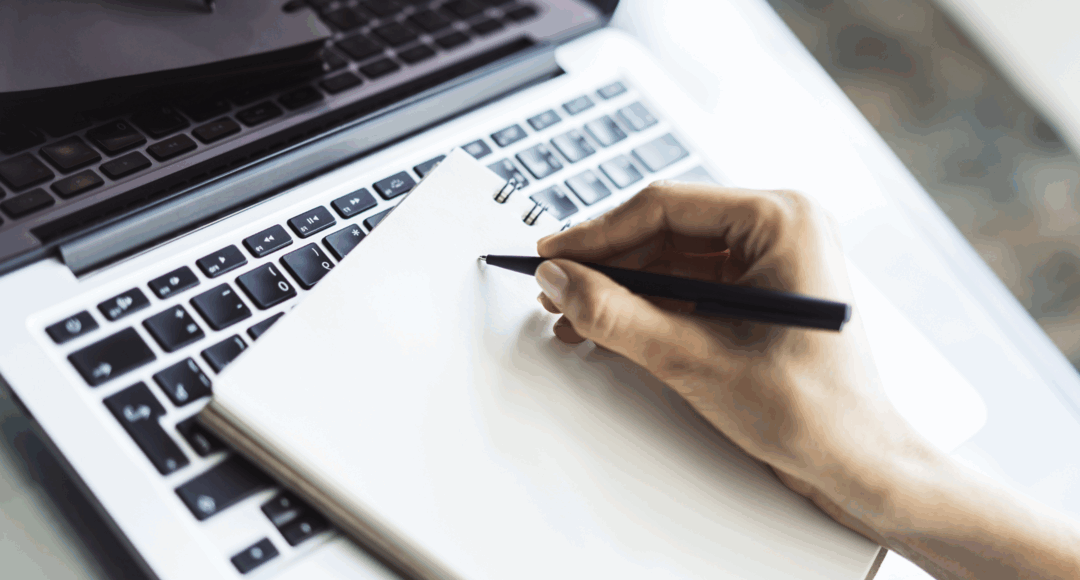 كيف تكتب مقالا احترافيا يجذب القراء