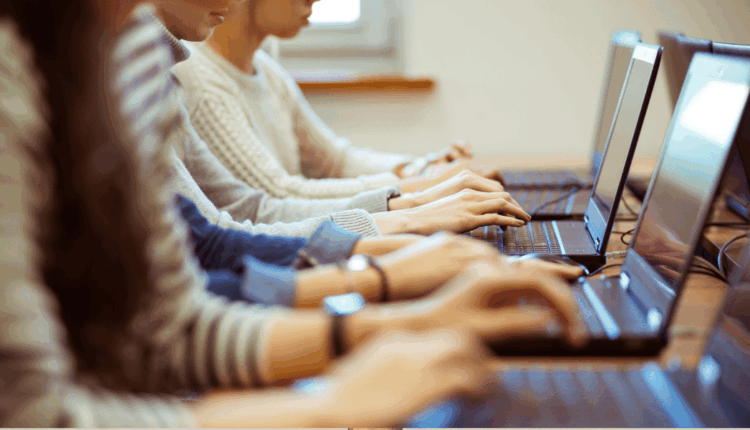 أفضل 3 مواقع لتعلم البرمجة مجانًا