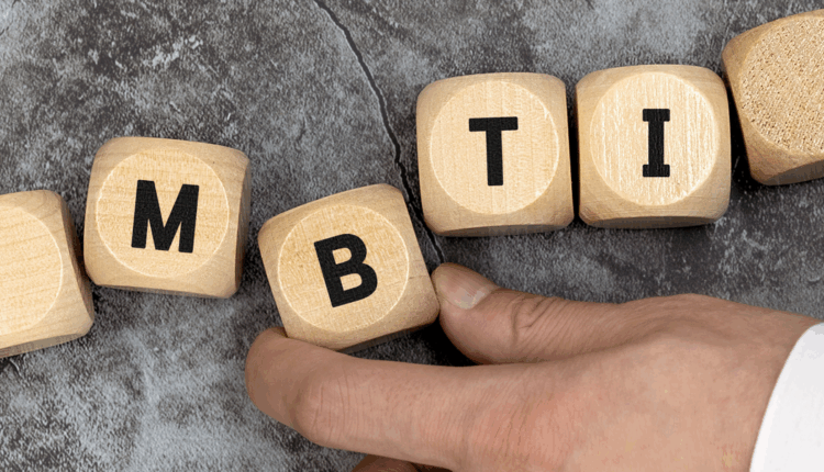 اختبار MBTI: لفهم أنماط الشخصية الستة عشر