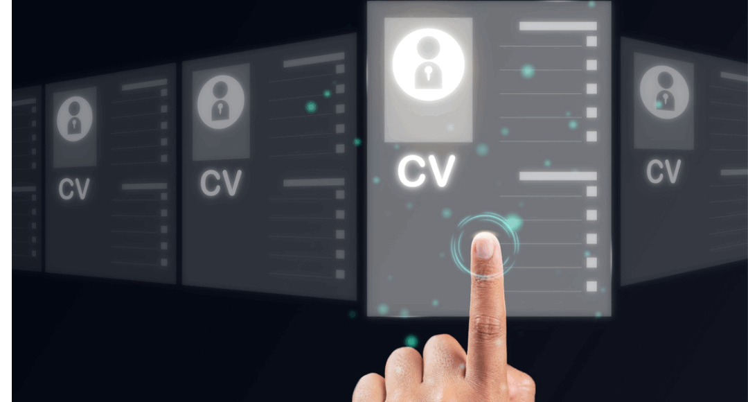 تصميم سيرة ذاتية عبر Canva