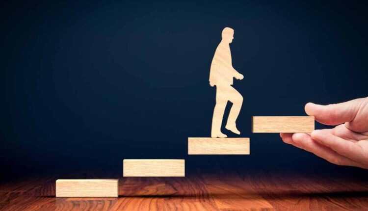 اتقان الإنجليزية ومهارات التنمية البشرية