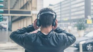 الاستماع في اللغة الإنجليزية