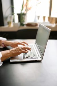 تحسين مهارات اللغة الإنجليزية