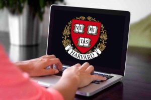 منح جامعة هارفارد وبرينستون
