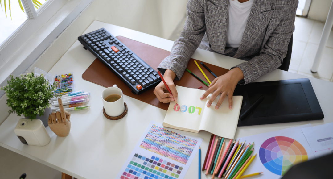 تصميم الشعارات والهوية البصرية